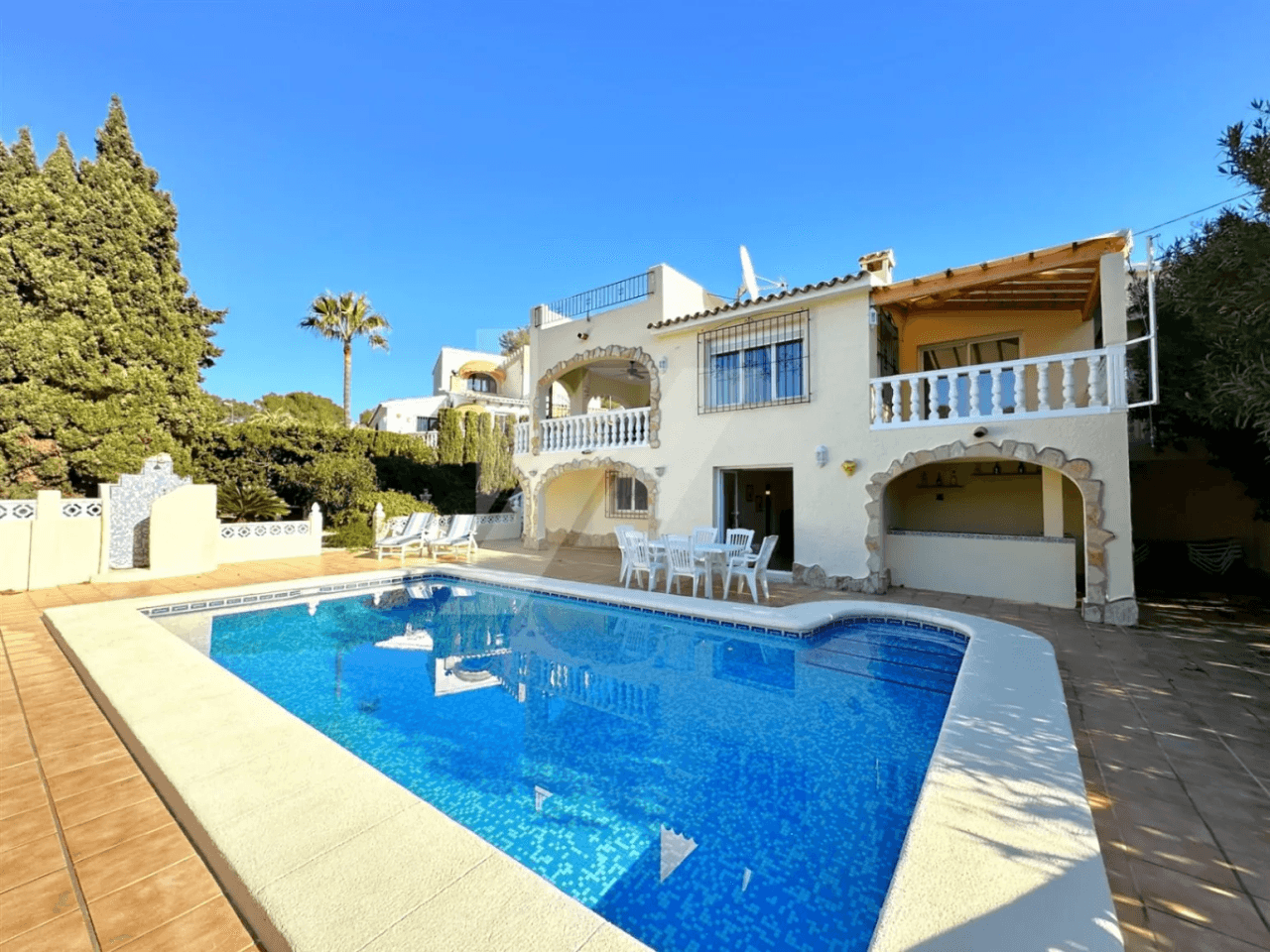 Villa en venta en Benissa, a poca distancia de la playa de Baladar.